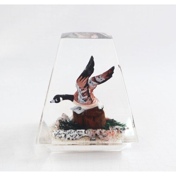 Vintage Retro Mod 1960s Lucite Acrylic Goose Prism Paperweight - Picture 5 of 5